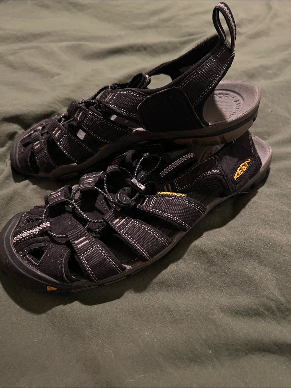 KEEN Clearwater CNX Sandal Water-shoes Black & Gray Size 9
